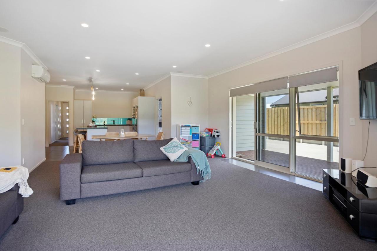Sky Blue Retreat - Waihi Beach Holiday Home Exterior foto
