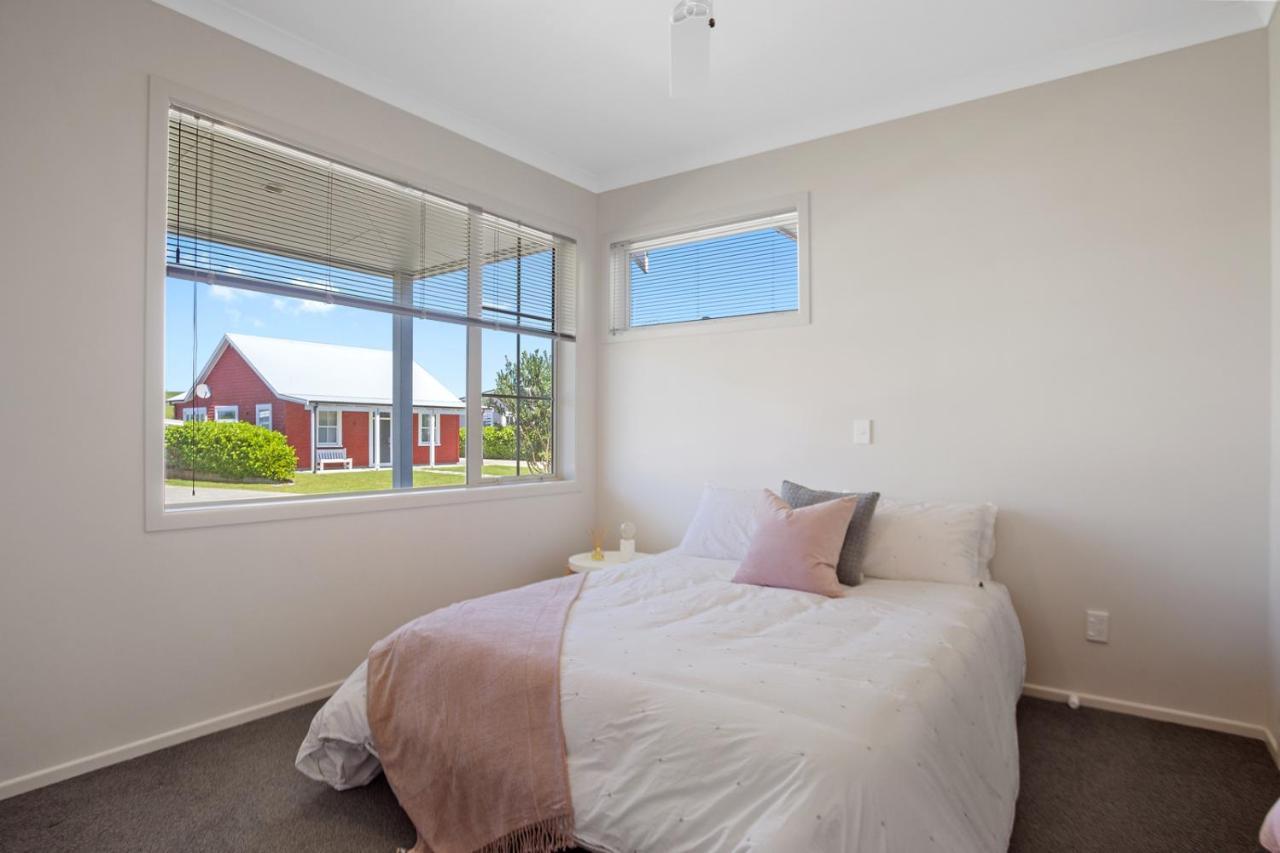 Sky Blue Retreat - Waihi Beach Holiday Home Exterior foto