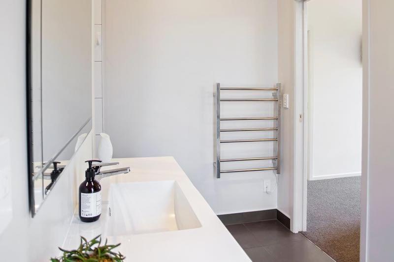 Sky Blue Retreat - Waihi Beach Holiday Home Exterior foto