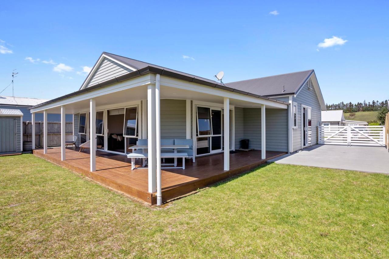 Sky Blue Retreat - Waihi Beach Holiday Home Exterior foto