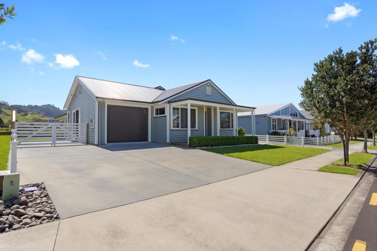 Sky Blue Retreat - Waihi Beach Holiday Home Exterior foto