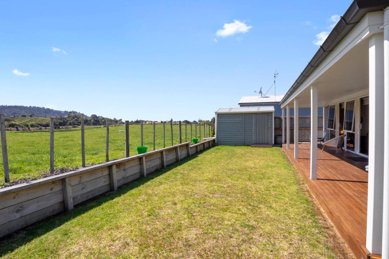 Sky Blue Retreat - Waihi Beach Holiday Home Exterior foto